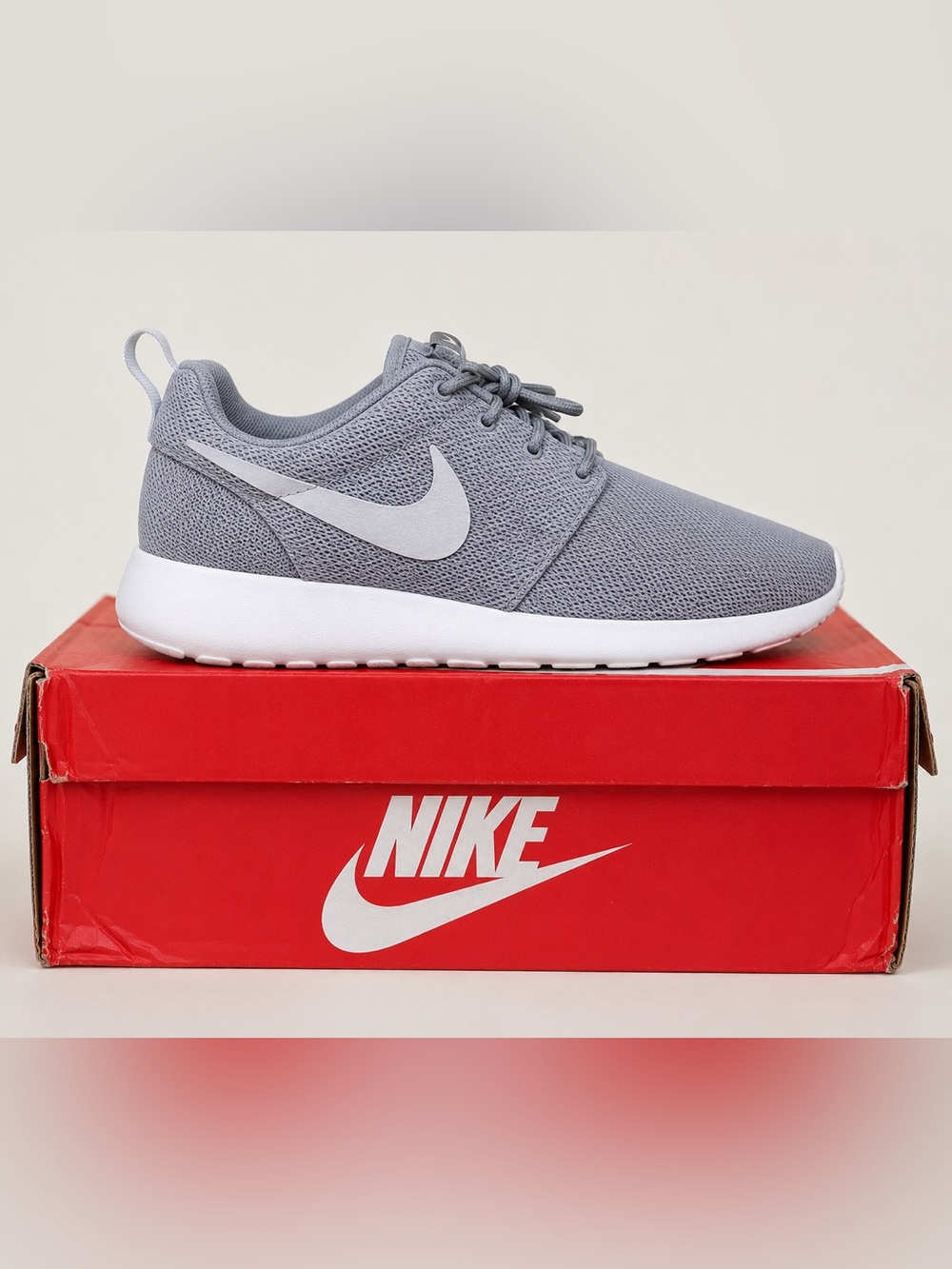 Nike Roshe One Cool Grey Pure Platinum Sneakers Women’s 6.5 NEW NWB